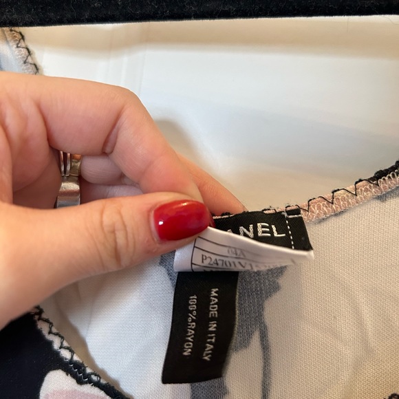 Authentic Chanel rose tank top - Picture 4 of 4